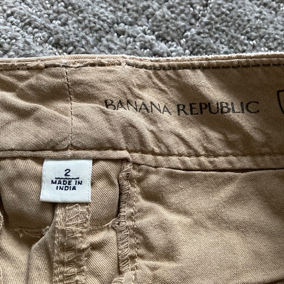 Banana Republic Khaki Cargo Pants - 2 - Picture 5 of 9